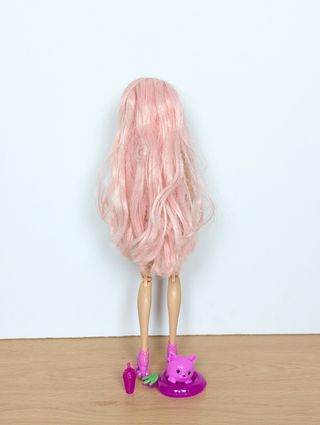 Muñeca Barbie pop reveal serie frutas fresa