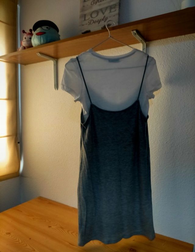 Vestido Bershka gris y blanco
