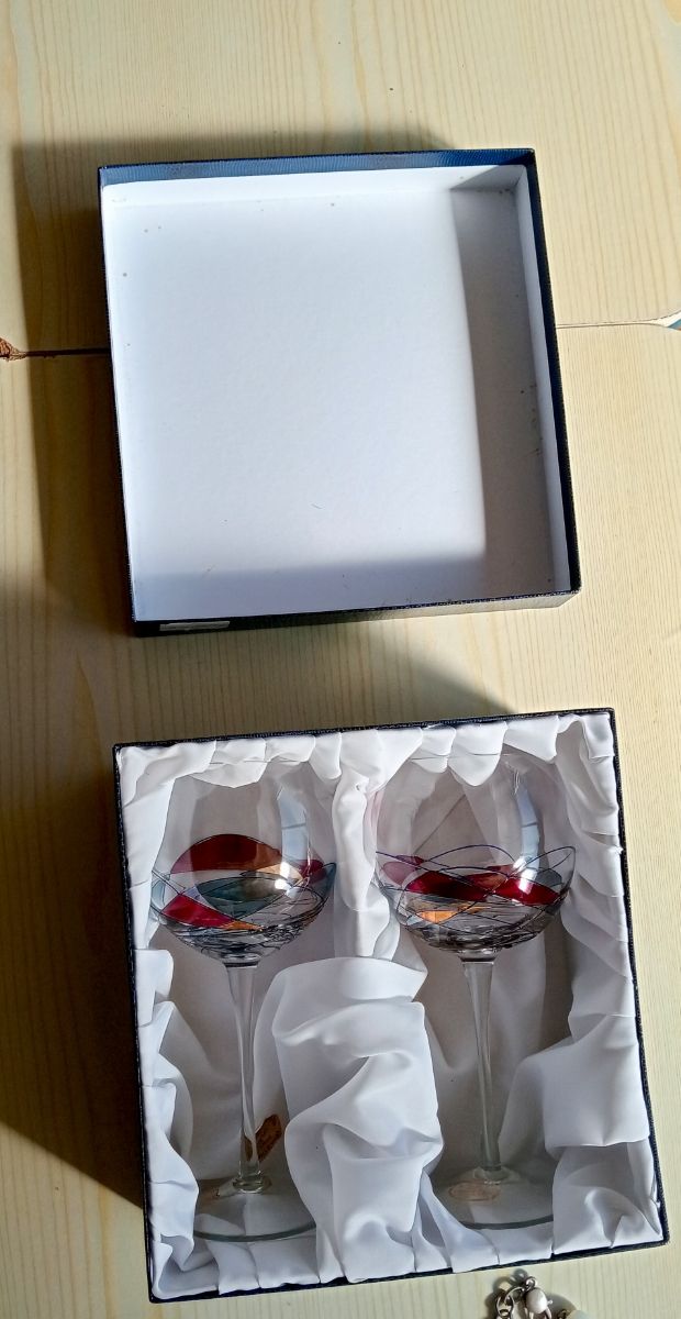 2  Copas Vino Cristal, talladas y pintadas a mano