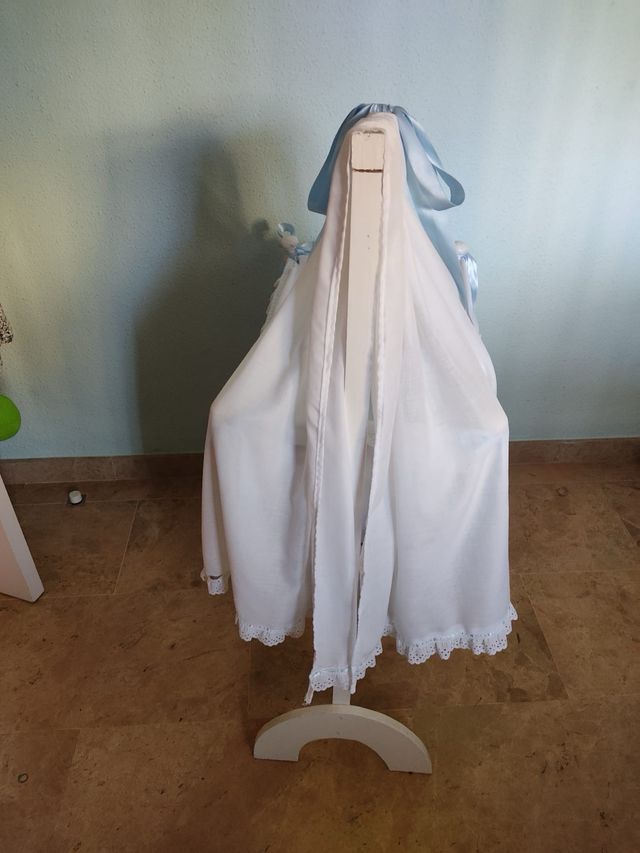 Cuna de manera para jugar con muñecos artesanal