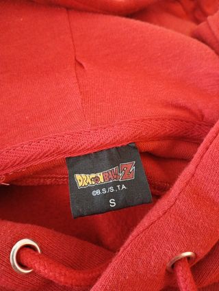Sudadera Dragon Ball Z roja
Talla S años 13-14