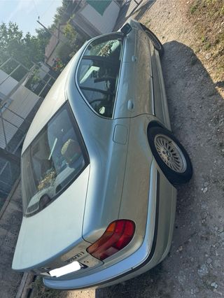 BMW E39 528i  despiece