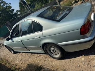 BMW E39 528i  despiece