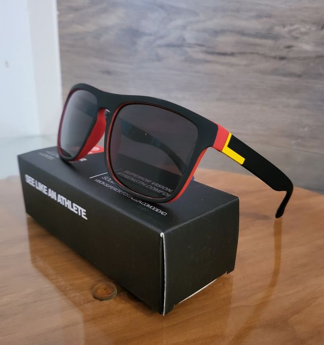 Gafas sol polarizadas - azules y negras