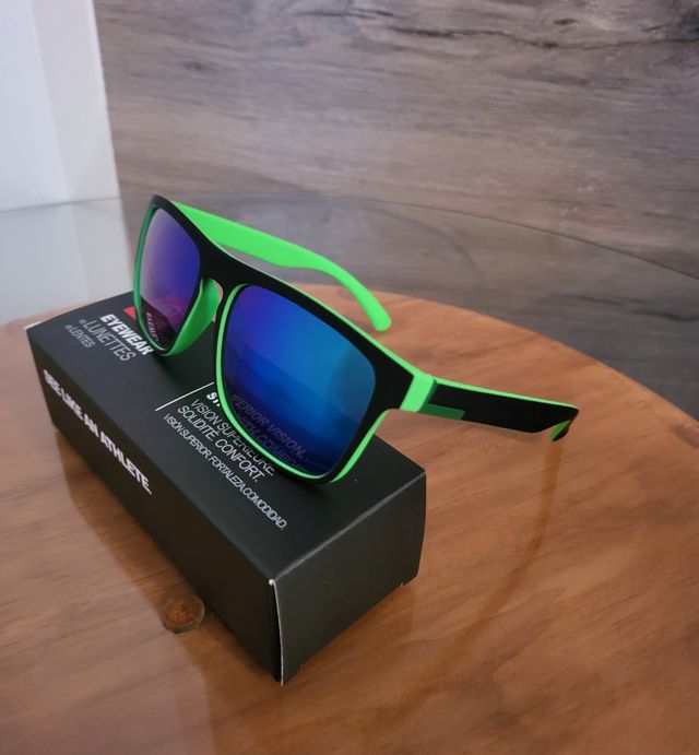 Gafas sol polarizadas - azules y negras