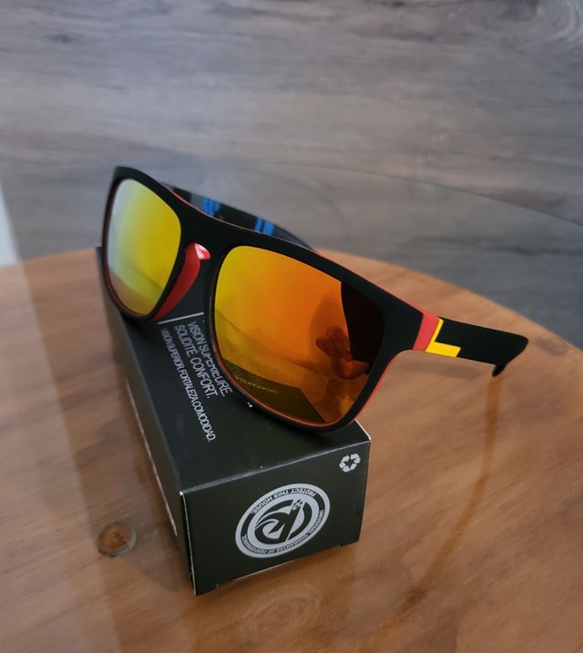 Gafas sol polarizadas - azules y negras