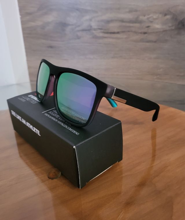 Gafas sol polarizadas - azules y negras