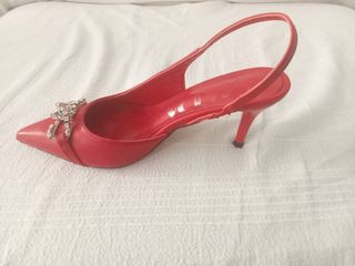 Tacones rojos Zara -talonera-