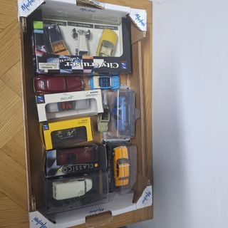 Modellini auto 1/43: 216 pezzi