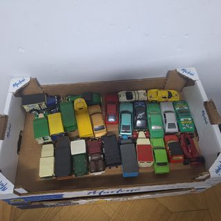 Modellini auto 1/43: 216 pezzi