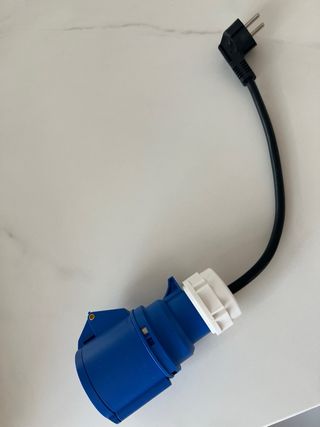 Cargador coche eléctrico regulable hasta 7kW 