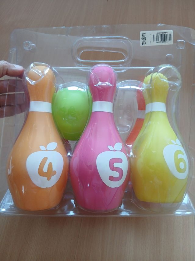 Bolos infantiles - 6 bolos + 1 bola