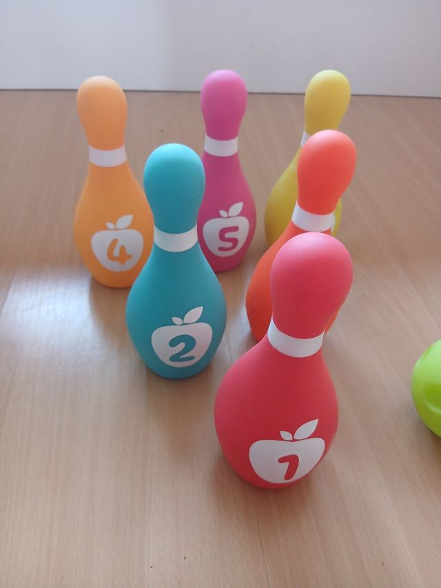 Bolos infantiles - 6 bolos + 1 bola