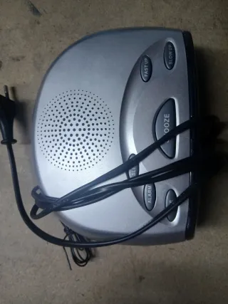 Radio despertador SANYO RM-6090XE