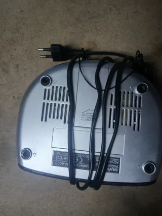 Radio despertador SANYO RM-6090XE