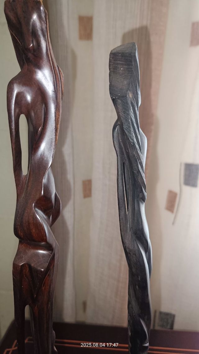 2 esculturas madera tallada a mano