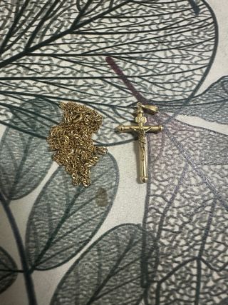 Collar y dije de oro