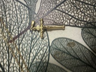 Collar y dije de oro