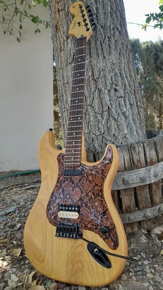 Guitarra Stratocaster SnakeSkin Replica