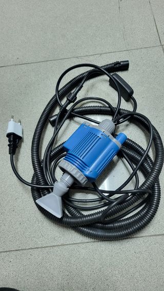 Aspirapolvere elettrico per acquari.