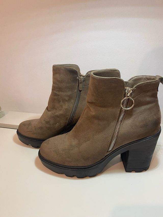 Botas ante marrón-grisáceo, talla 39