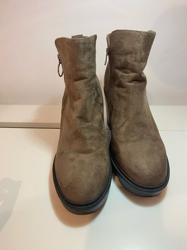 Botas ante marrón-grisáceo, talla 39