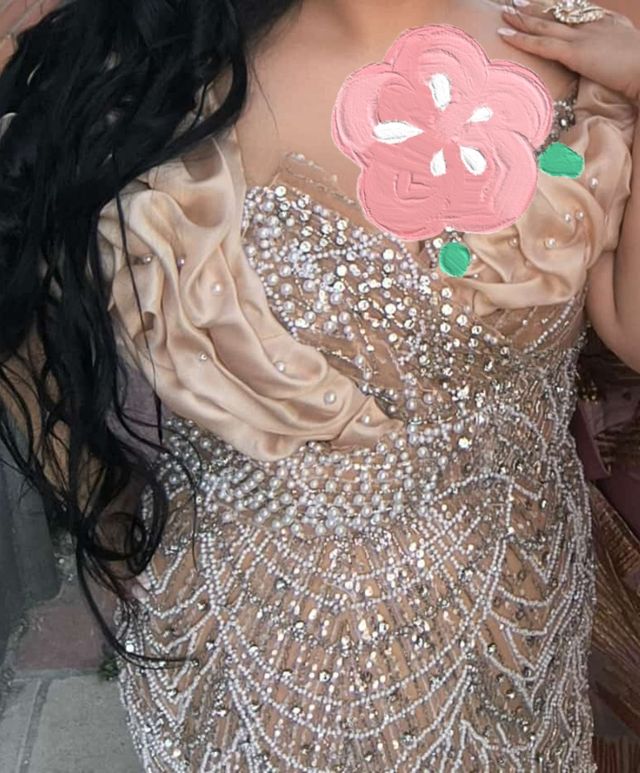 Vestido de boda gitana lleno de piedreria y perlas