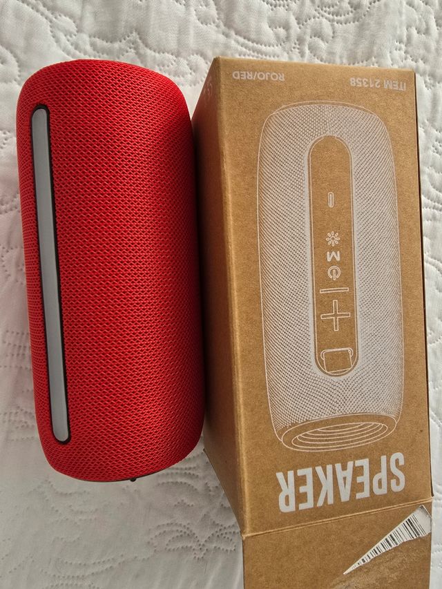 Altavoz Bluetooth portátil rojo