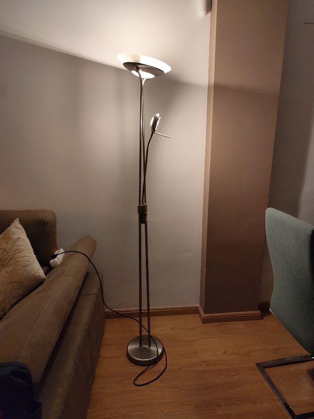 Lámpara pie moderna - metal, cristal