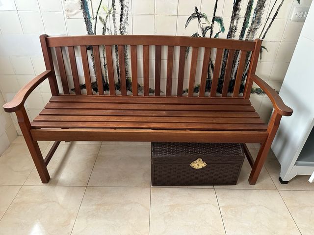 Banco madera marrón