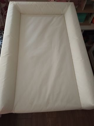 Cambiador Bebé Portátil. Incluye funda de tela.