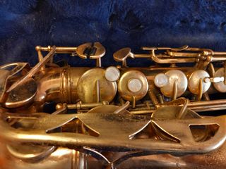Saxo Alto Conn: Instrumento de viento