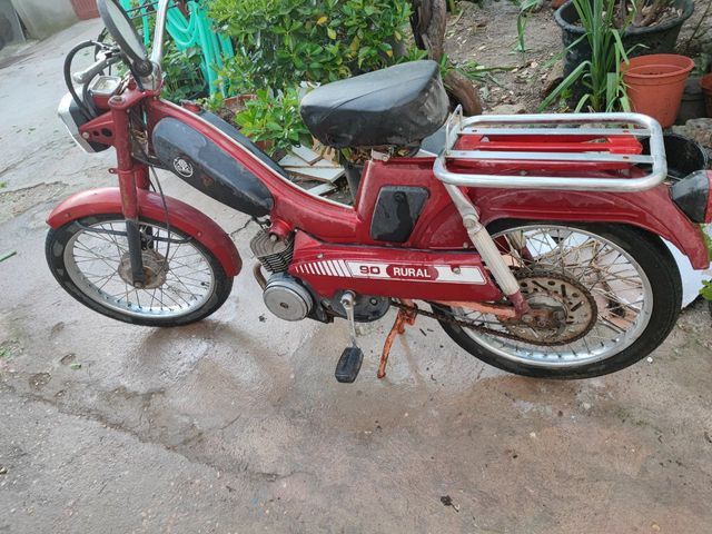 Moto antigua GAC 90 Rural