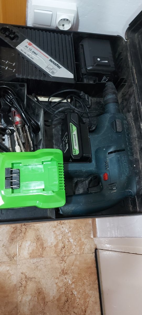 Taladro percutor wurth batería 24V,