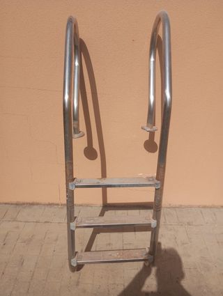 Escalera piscina metalica