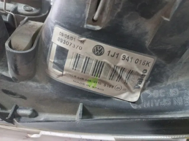 Faro derecho Golf IV