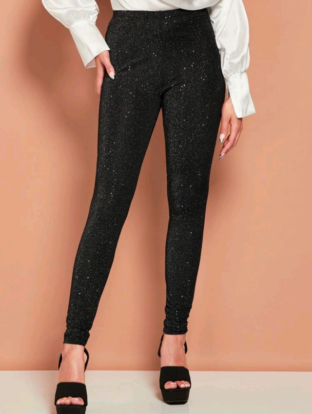 Pantalón negro brillante