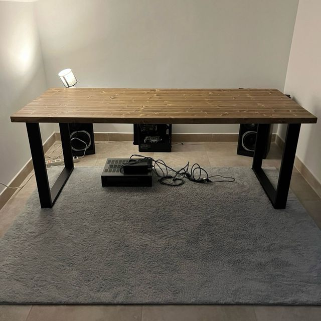 Mesa de roble antiguo Blenom