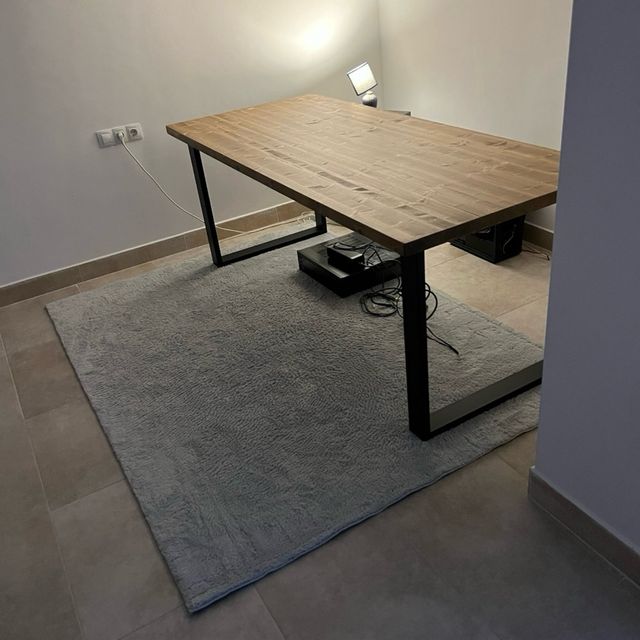 Mesa de roble antiguo Blenom