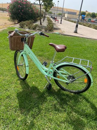 Bicicleta clásica verde agua