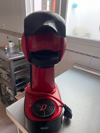 Cafetera DeLonghi monodosis roja