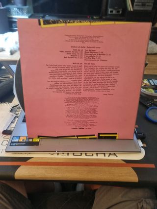 Compañía Eléctrica Dharma - L'ou com balla