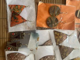 Lote pendientes 64 unidades aprox.