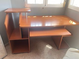 Escritorio madera con ruedas
