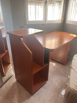 Escritorio madera con ruedas