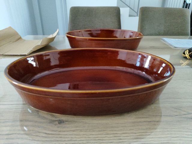 Fuente cerámica marrón rustica