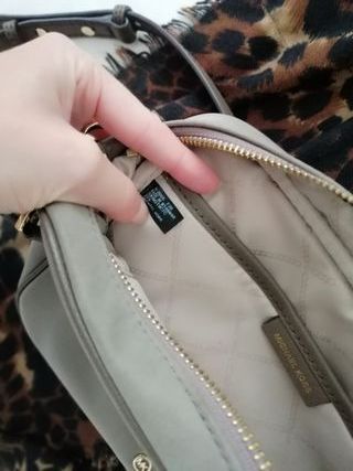 Bolso bandolera Michael Kors color topo