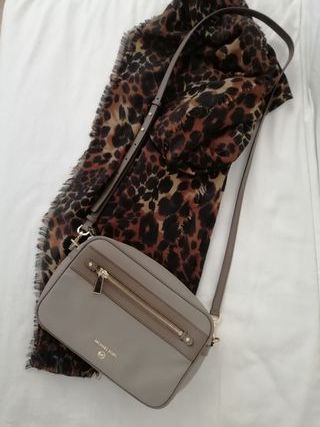 Bolso bandolera Michael Kors color topo