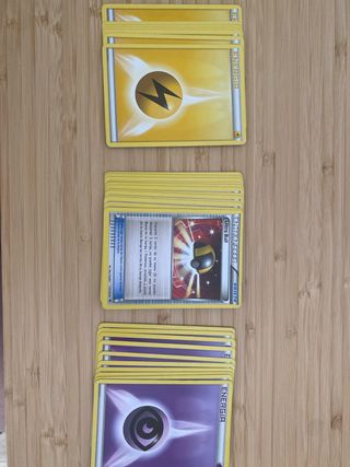Cartas Pokémon: Entrenador + Energías