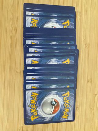 Cartas Pokémon: Entrenador + Energías
